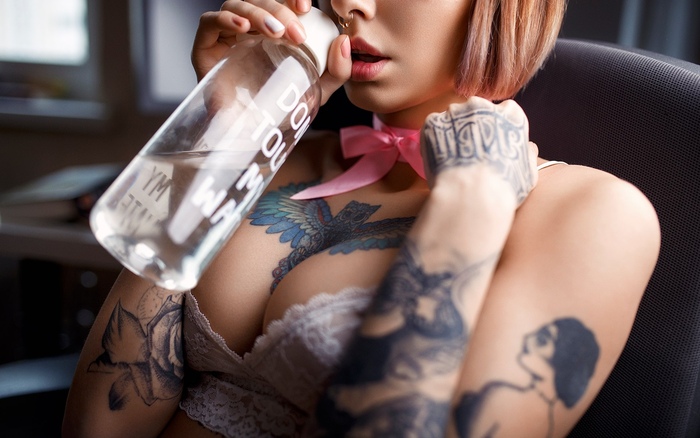 Don't touch my water!! - NSFW, My, Erotic, Boobs, Girls, Girl with tattoo, Tattoo, Underwear, Water, Bra, Bow
