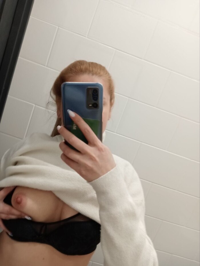 It's the middle of May, and I'm in a sweater - NSFW, My, Girls, Reflection, Boobs, Bra