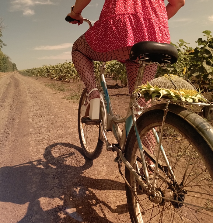 Through the fields, through the fields - NSFW, My, Net, A bike, Erotic, Girls, Summer, Vacation